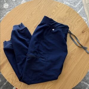 Women’s Navy Figs Scrub Joggers Large